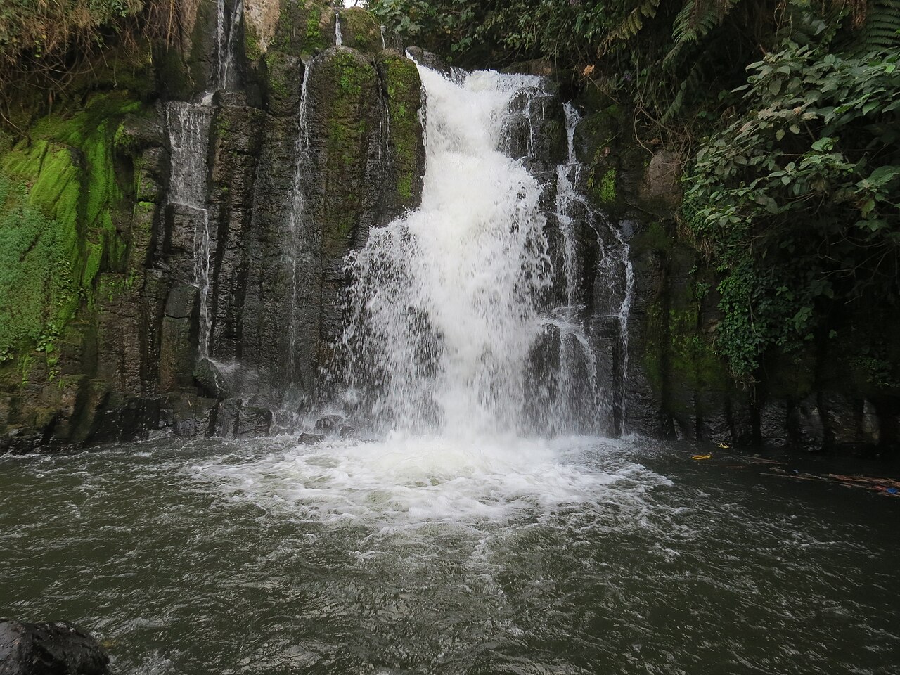 Waterfall_in_Belo_4